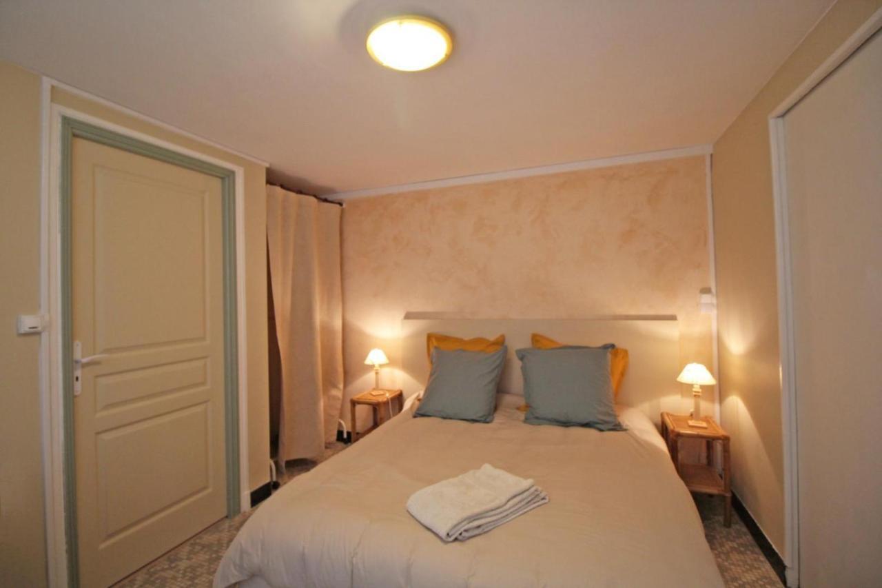 Bed and Breakfast Les Vieux Fourneaux Nantiat Экстерьер фото
