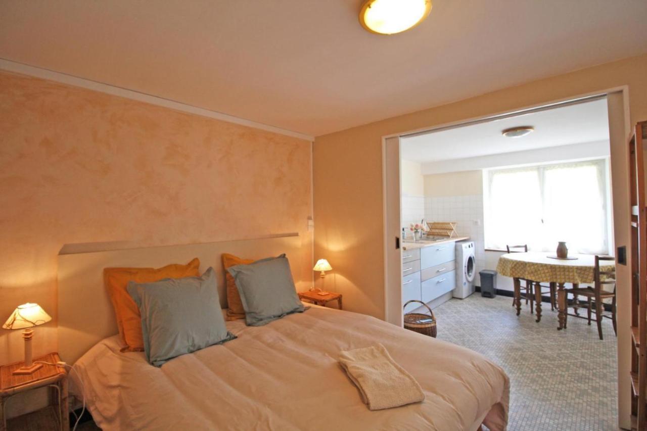 Bed and Breakfast Les Vieux Fourneaux Nantiat Экстерьер фото
